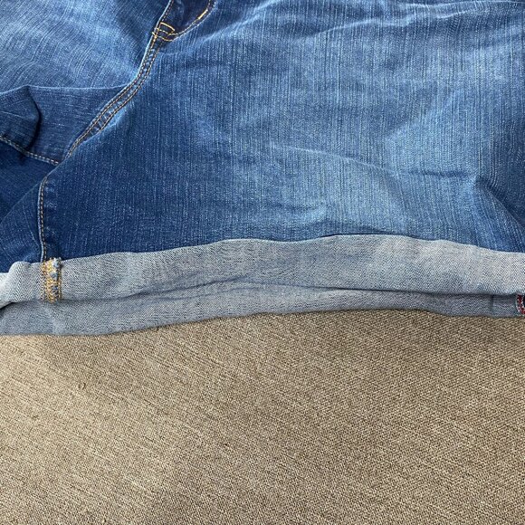 Torrid Feel the Fit Denim Bermuda Short Women's 26 Vintage Stretch Blue Casual - Picture 8 of 13